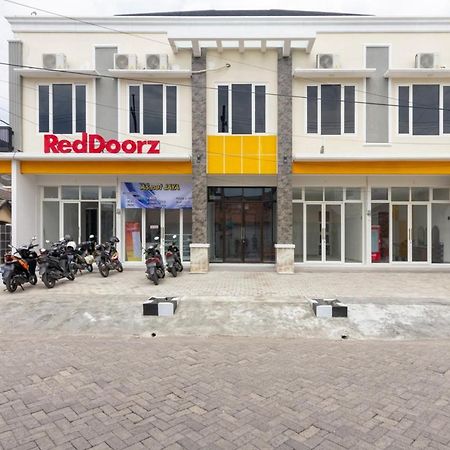 Hotel RedDoorz Syariah @ Kebraon Surabaja Zewnętrze zdjęcie