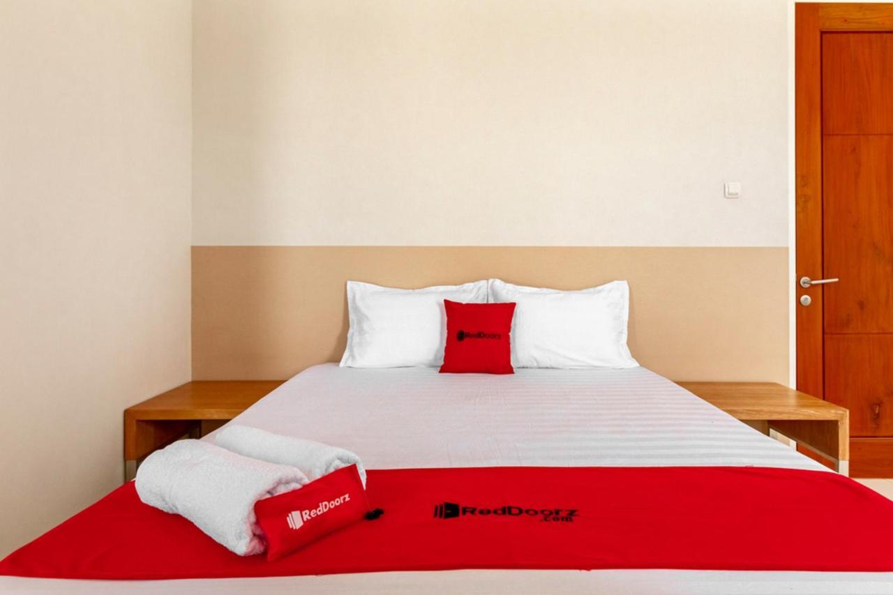 Hotel RedDoorz Syariah @ Kebraon Surabaja Zewnętrze zdjęcie