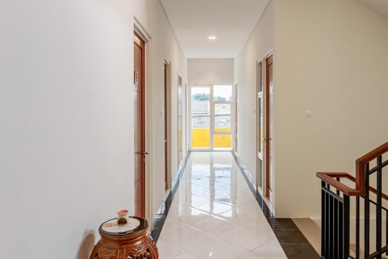 Hotel RedDoorz Syariah @ Kebraon Surabaja Zewnętrze zdjęcie