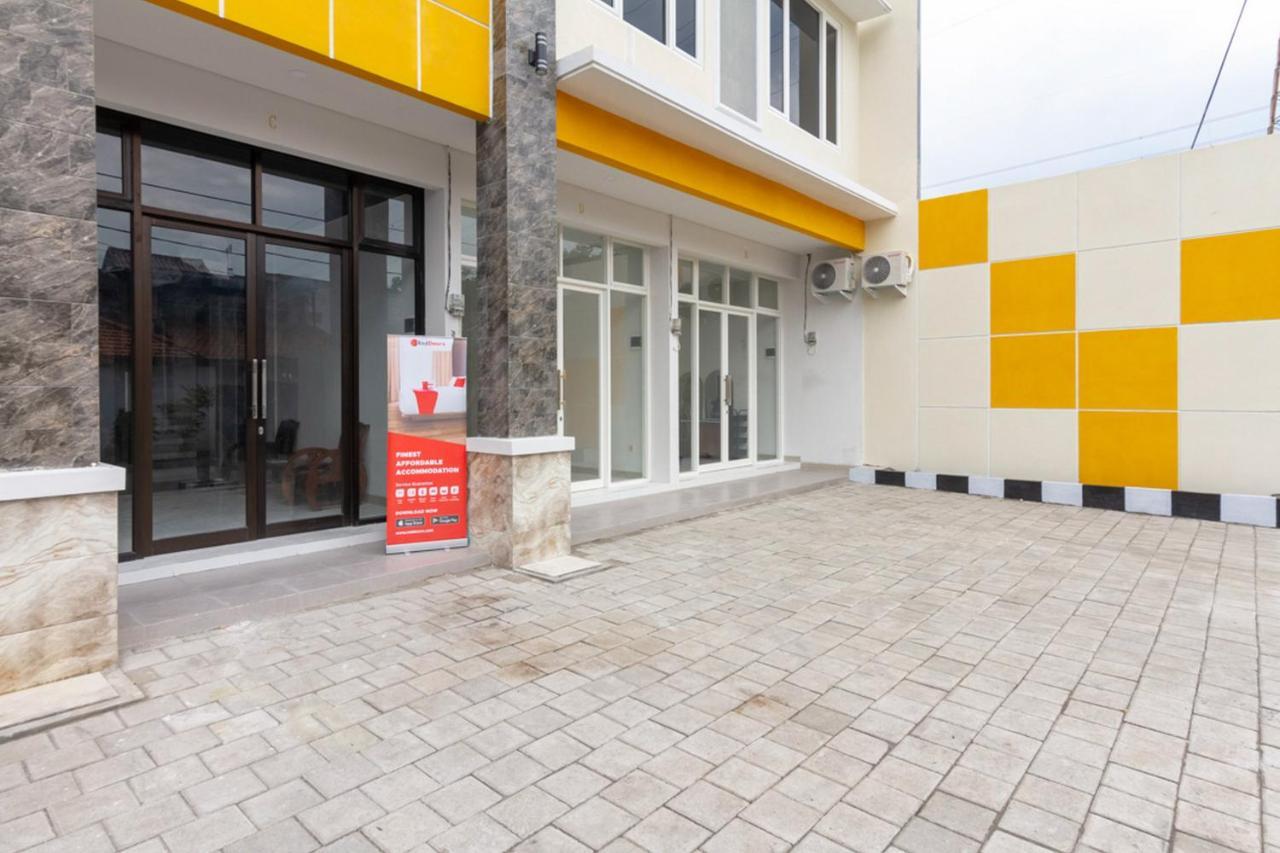 Hotel RedDoorz Syariah @ Kebraon Surabaja Zewnętrze zdjęcie