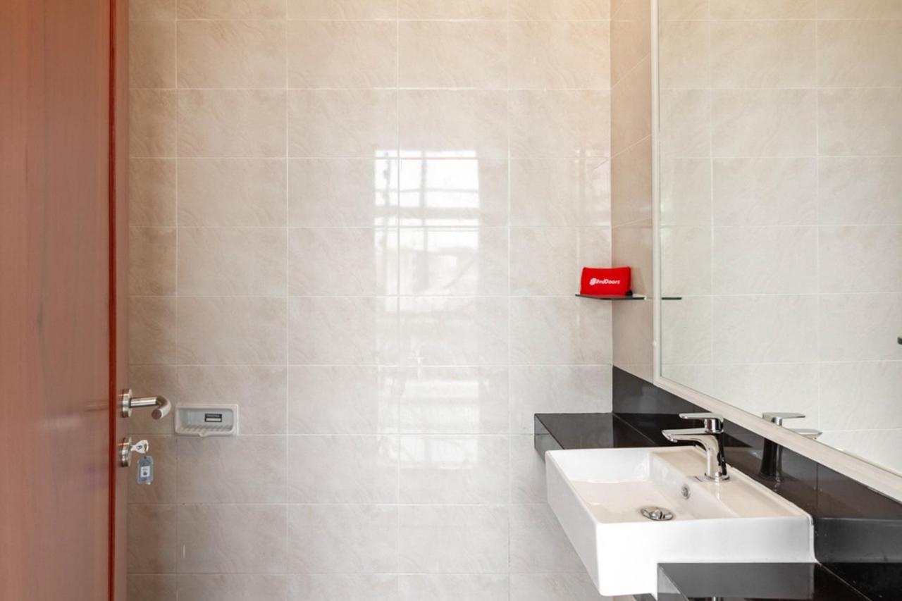 Hotel RedDoorz Syariah @ Kebraon Surabaja Zewnętrze zdjęcie