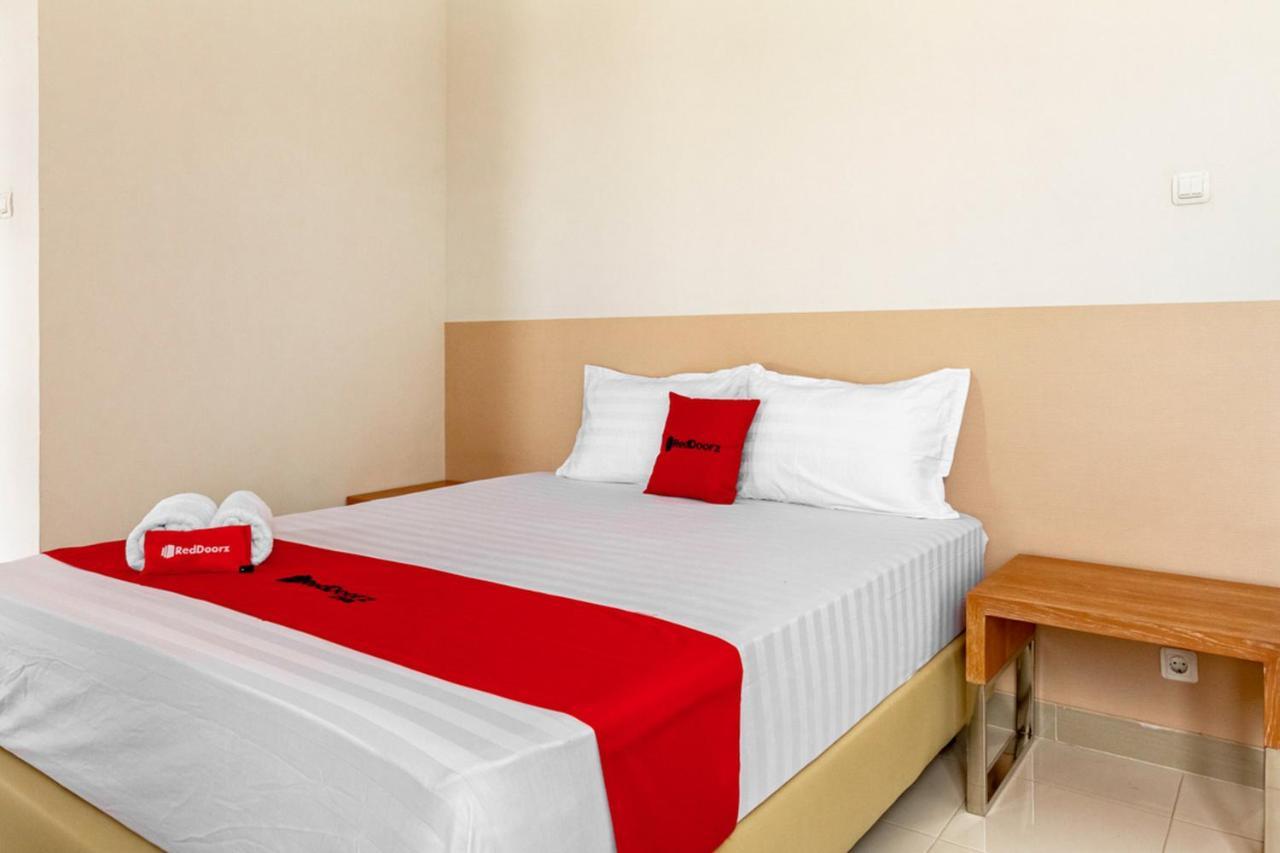 Hotel RedDoorz Syariah @ Kebraon Surabaja Zewnętrze zdjęcie
