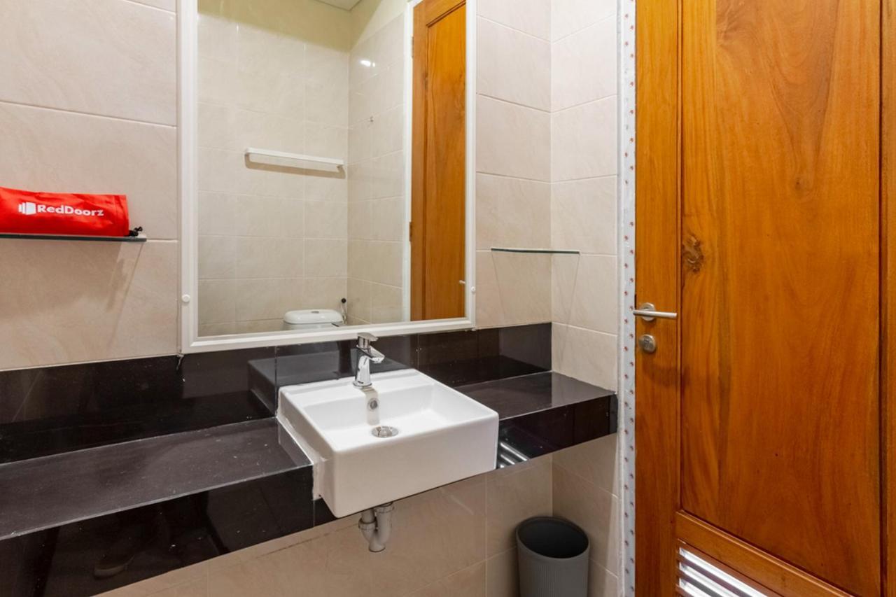Hotel RedDoorz Syariah @ Kebraon Surabaja Zewnętrze zdjęcie