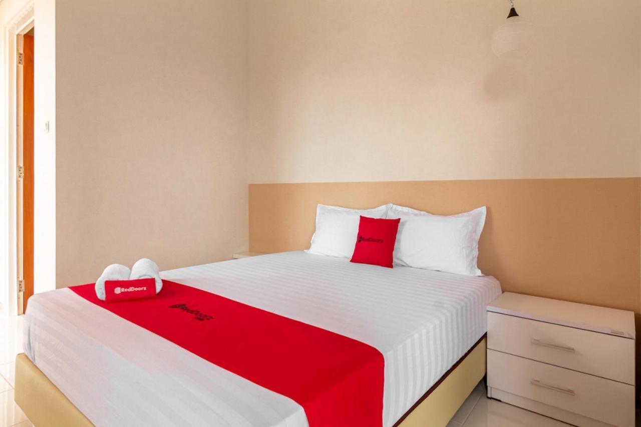 Hotel RedDoorz Syariah @ Kebraon Surabaja Zewnętrze zdjęcie