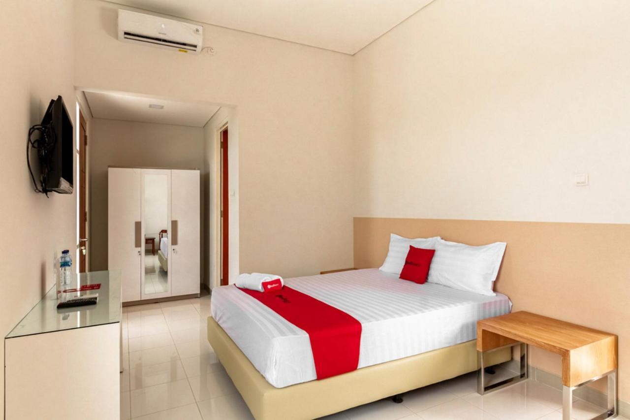 Hotel RedDoorz Syariah @ Kebraon Surabaja Zewnętrze zdjęcie