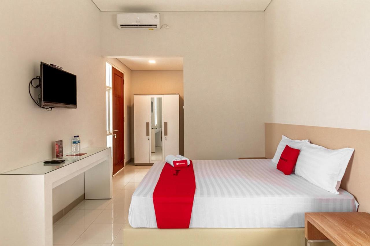 Hotel RedDoorz Syariah @ Kebraon Surabaja Zewnętrze zdjęcie